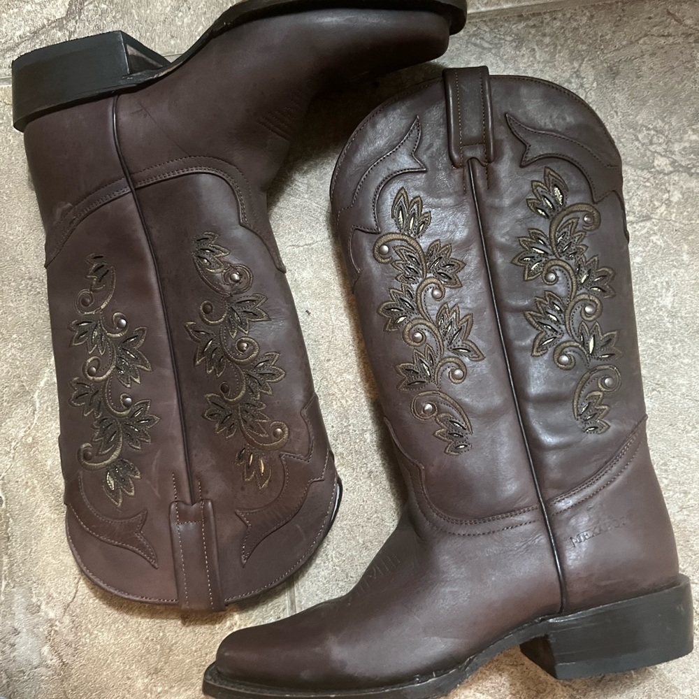 laredo style cowboy boots, brand new
